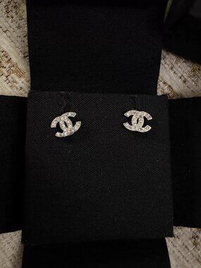CHANEL silver rhinestone stud earrings
